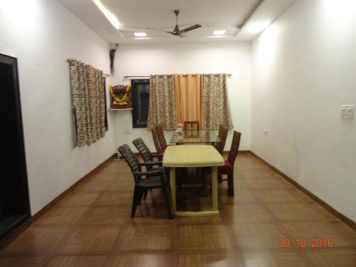 Malhar Bungalow Panchgani Extérieur photo