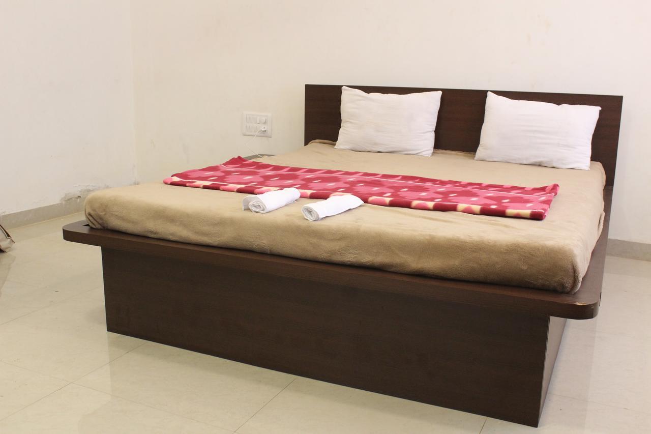Malhar Bungalow Panchgani Extérieur photo