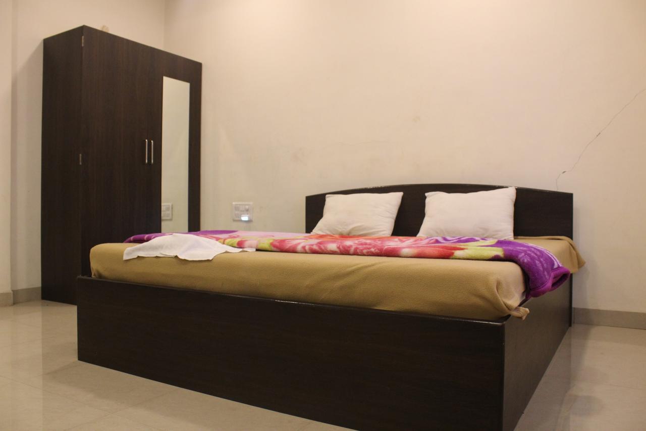 Malhar Bungalow Panchgani Extérieur photo