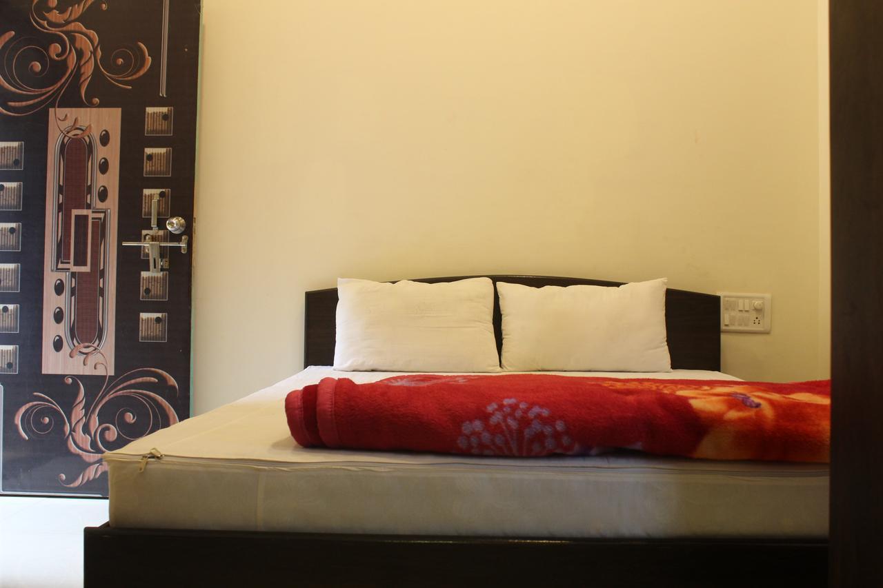 Malhar Bungalow Panchgani Extérieur photo